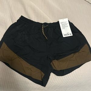 Lululemon Evergreen HR Short 4.5”